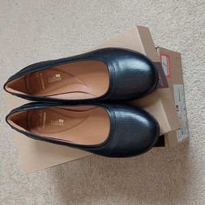 Clarks Textured Black Leather Flats